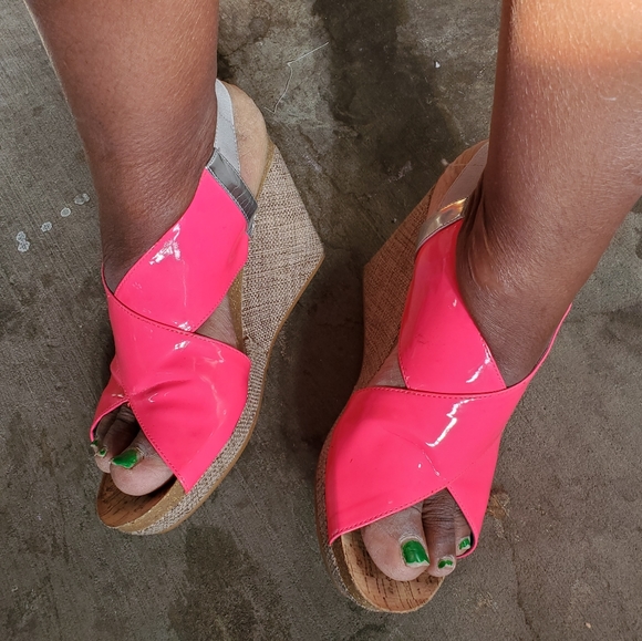 DkNY wedge pink sandals. - Picture 2 of 7
